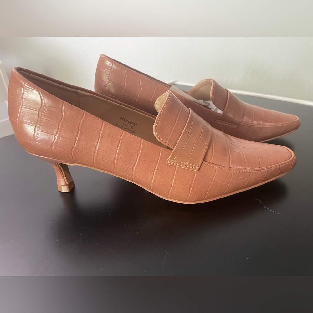 Journee Collection Tan Croc-Embossed Loafers